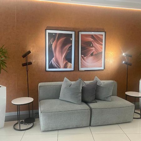 Lovely Rosebank 1-Bedroom Condo With Pool & Cinema Johannesbourg Extérieur photo