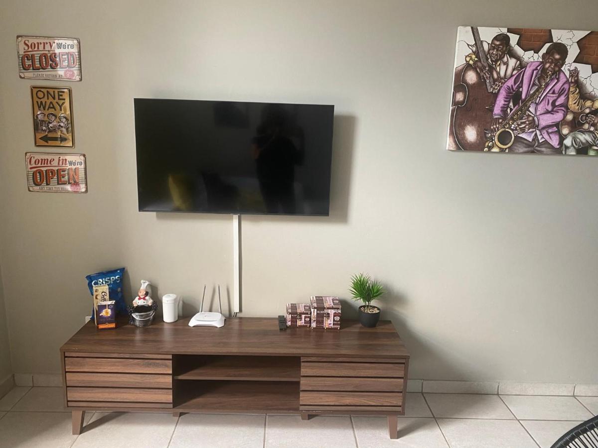 Lovely Rosebank 1-Bedroom Condo With Pool & Cinema Johannesbourg Extérieur photo