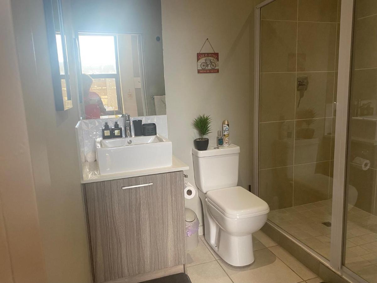Lovely Rosebank 1-Bedroom Condo With Pool & Cinema Johannesbourg Extérieur photo