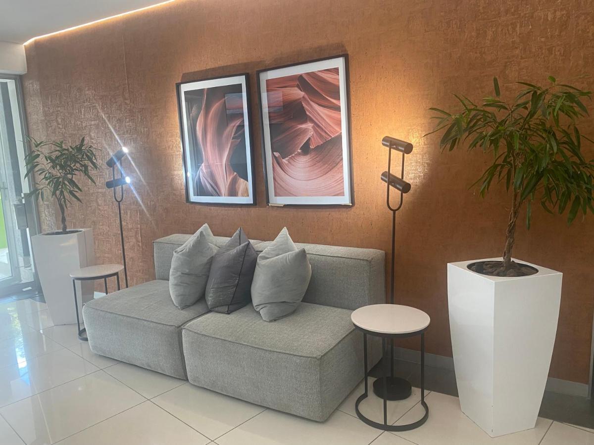 Lovely Rosebank 1-Bedroom Condo With Pool & Cinema Johannesbourg Extérieur photo